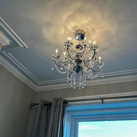 Hotel No5, Beachfront With Free Private Car Park Llandudno Extérieur photo