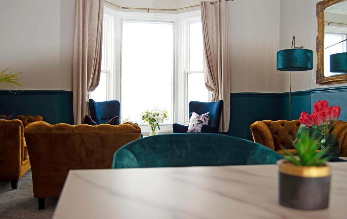 Hotel No5, Beachfront With Free Private Car Park Llandudno Extérieur photo