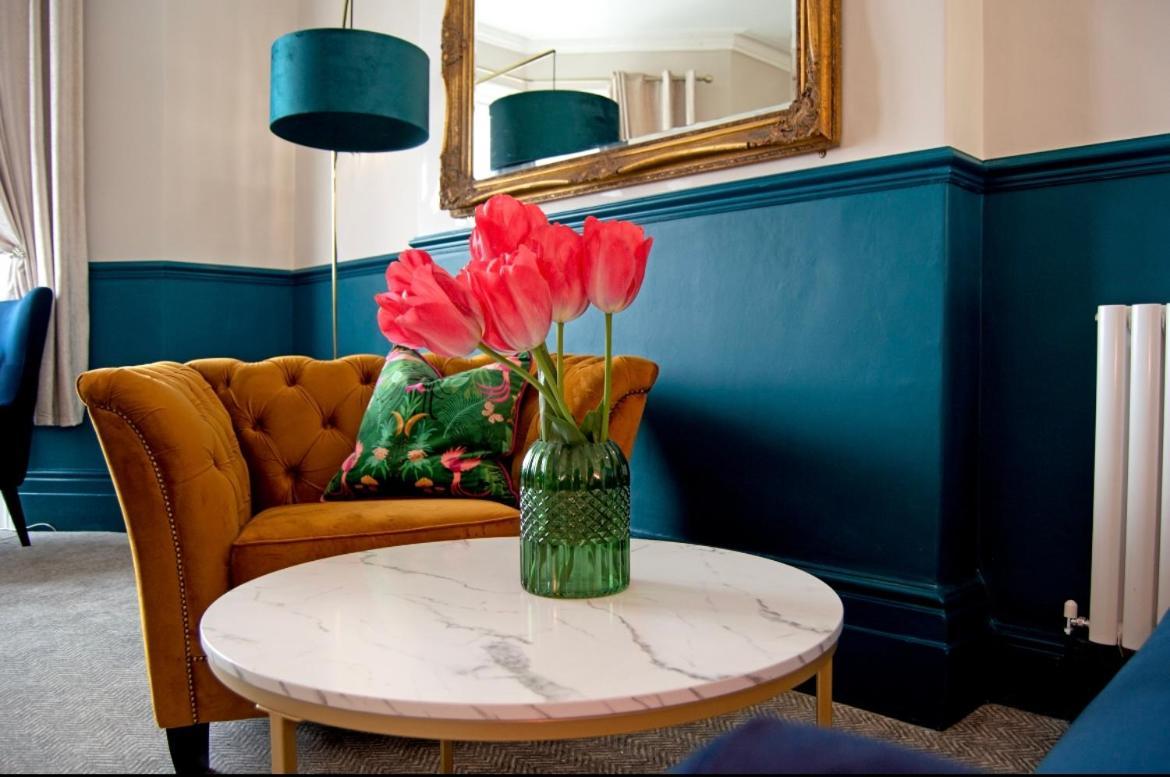 Hotel No5, Beachfront With Free Private Car Park Llandudno Extérieur photo