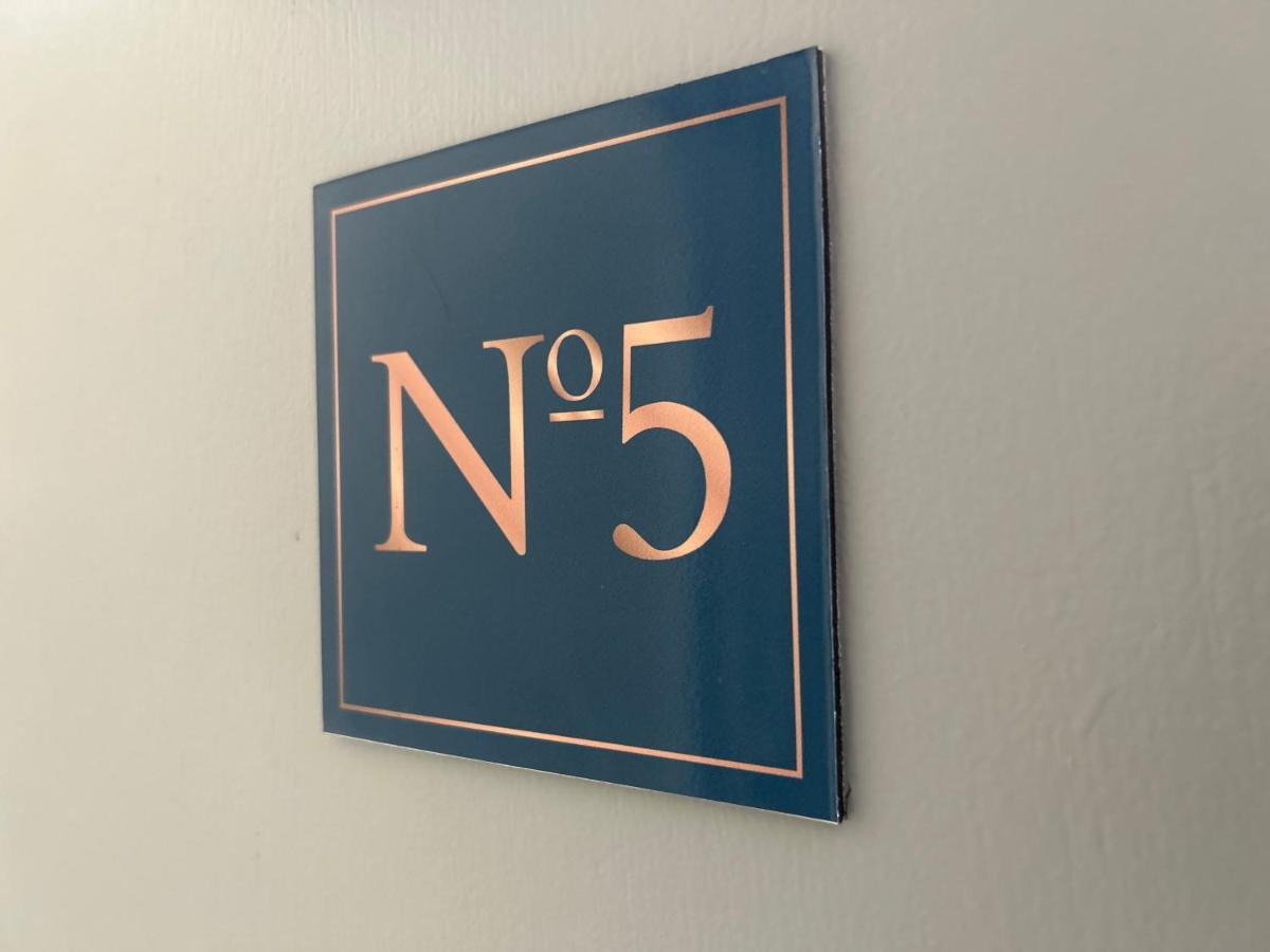 Hotel No5, Beachfront With Free Private Car Park Llandudno Extérieur photo