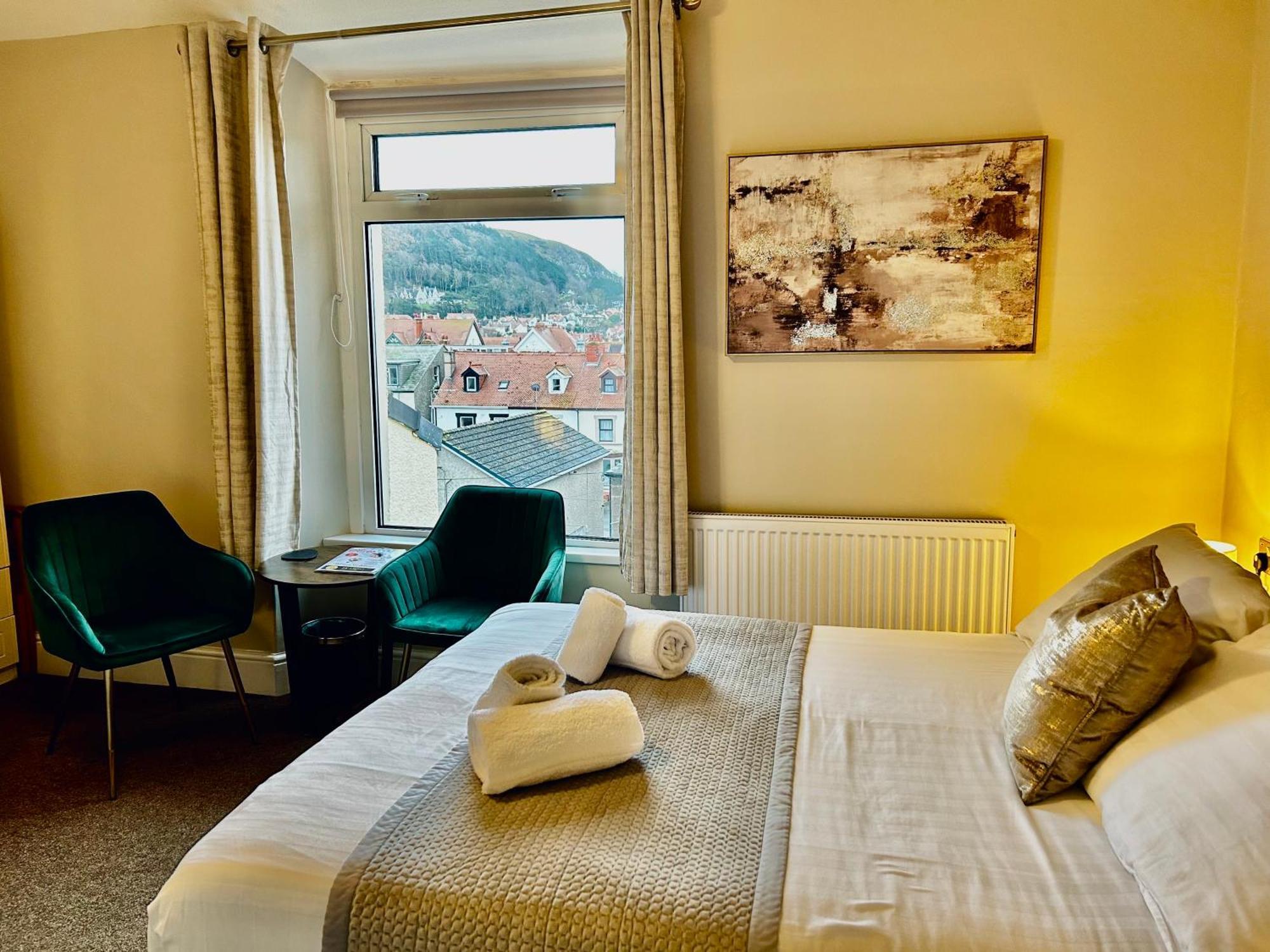 Hotel No5, Beachfront With Free Private Car Park Llandudno Extérieur photo