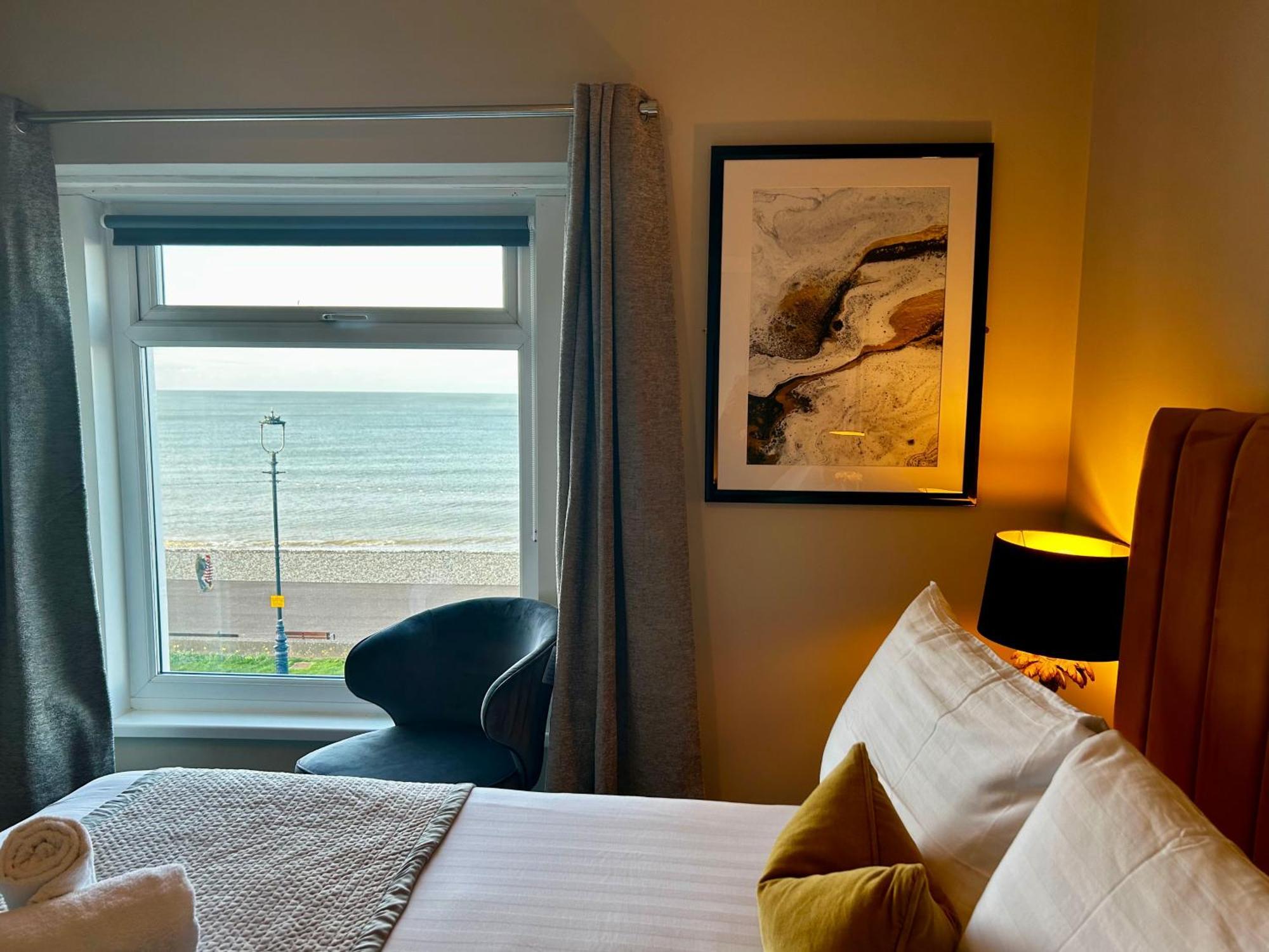 Hotel No5, Beachfront With Free Private Car Park Llandudno Extérieur photo