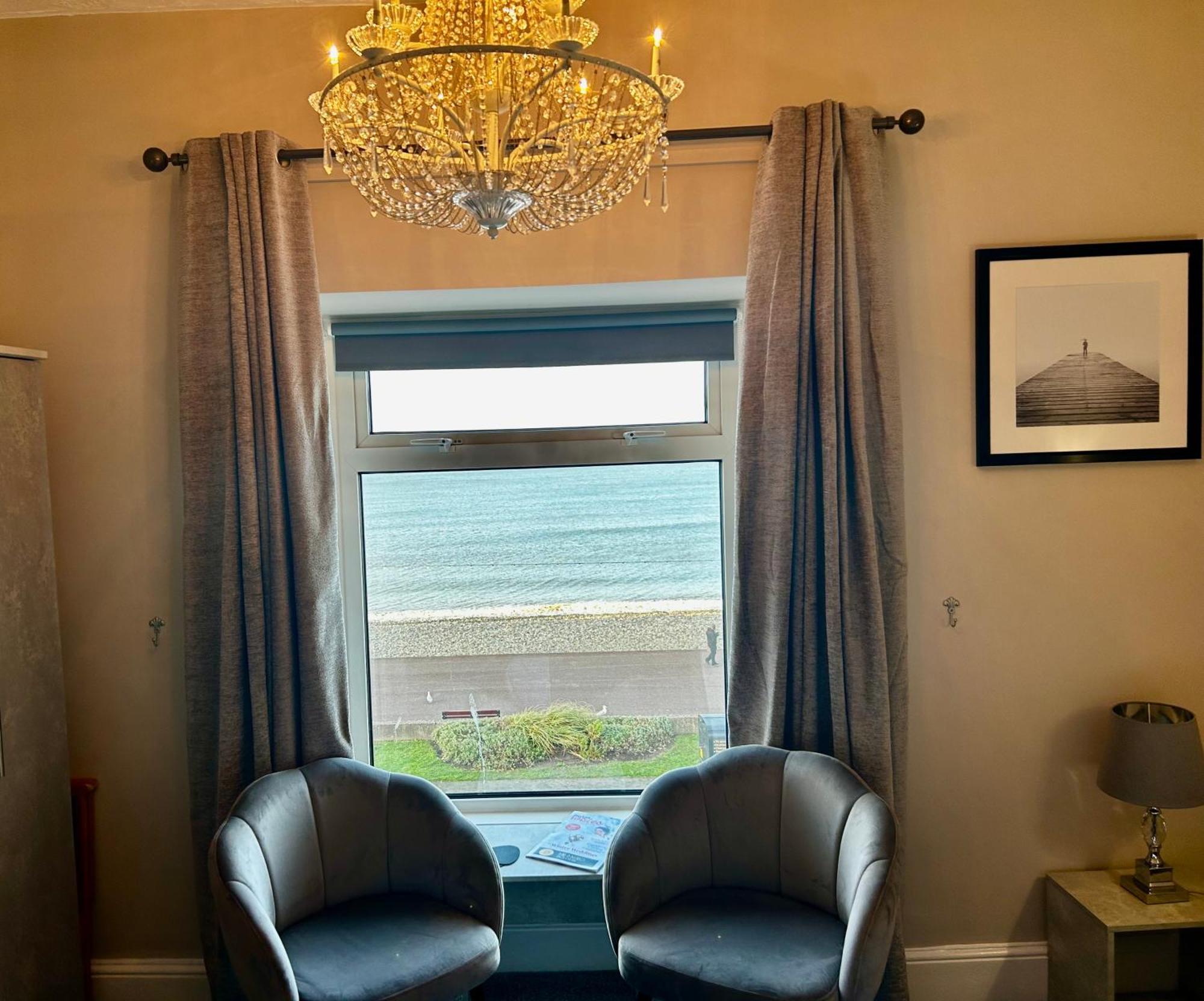 Hotel No5, Beachfront With Free Private Car Park Llandudno Extérieur photo