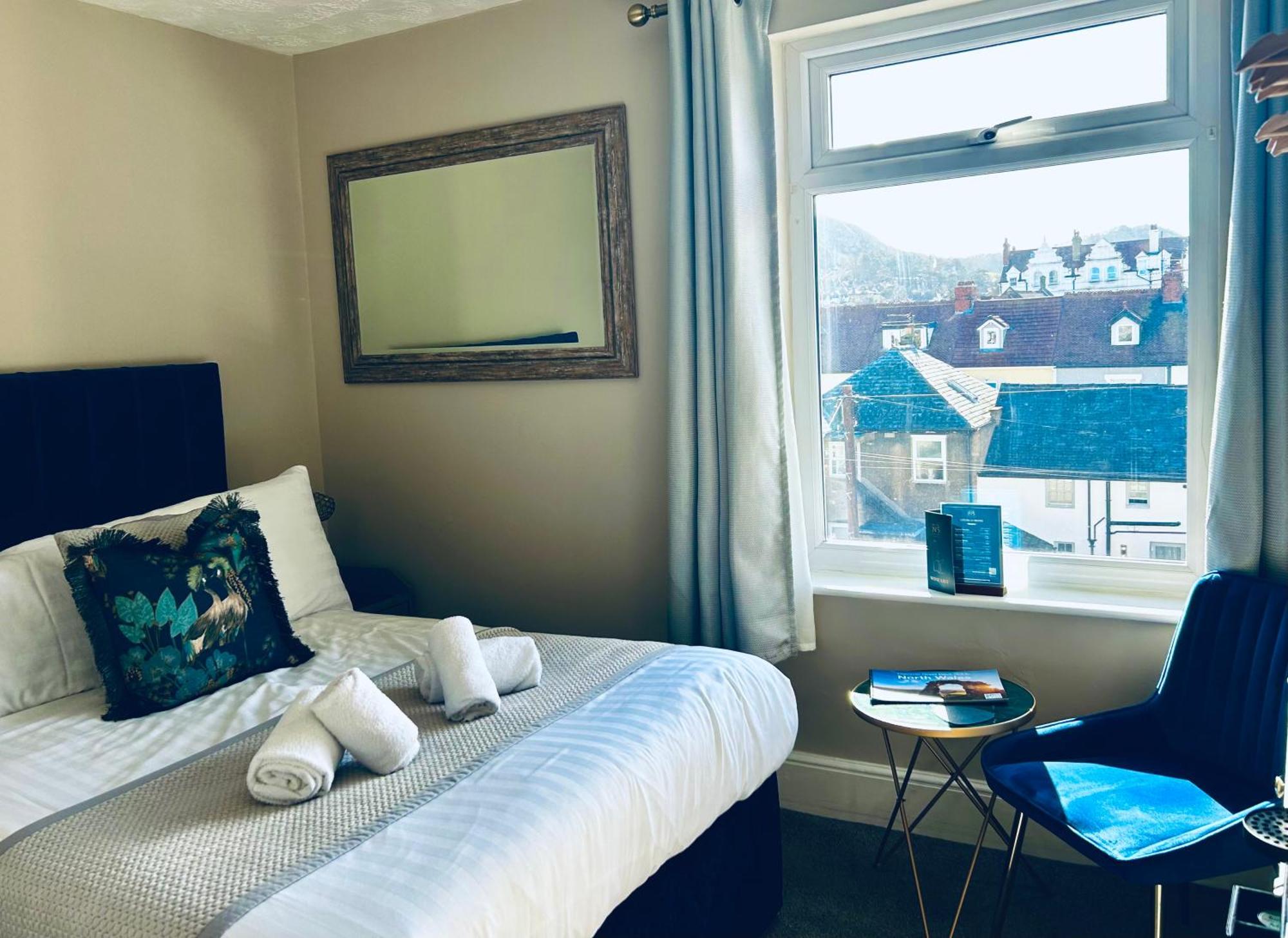 Hotel No5, Beachfront With Free Private Car Park Llandudno Extérieur photo